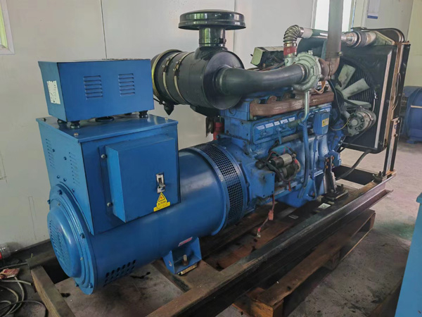 东至100kW柴油发电机组使用多级机油有哪些优缺点？